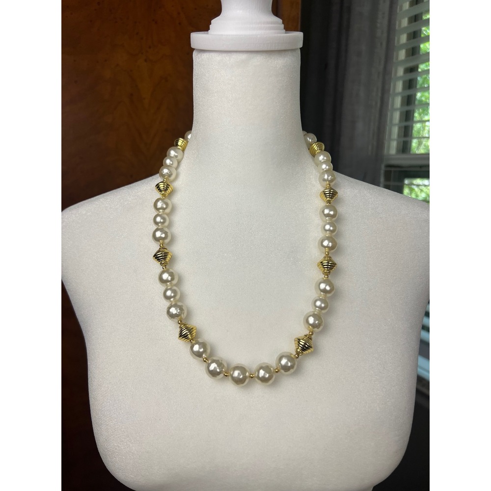 Vintage Faux Pearl Necklace Gold Tone Ribbed Accent Beads 24 Inch Strand